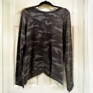 Athleta Girl Cozy Cross Your Fingers Sweatshirt Black Camo XXL 16